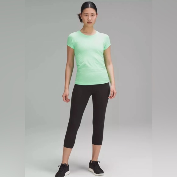🔥🔥LULULEMON🔥🔥Swiftly Tech 2.0 Short Sleeve Top Woman 6 Pistachio Green - Picture 2 of 9